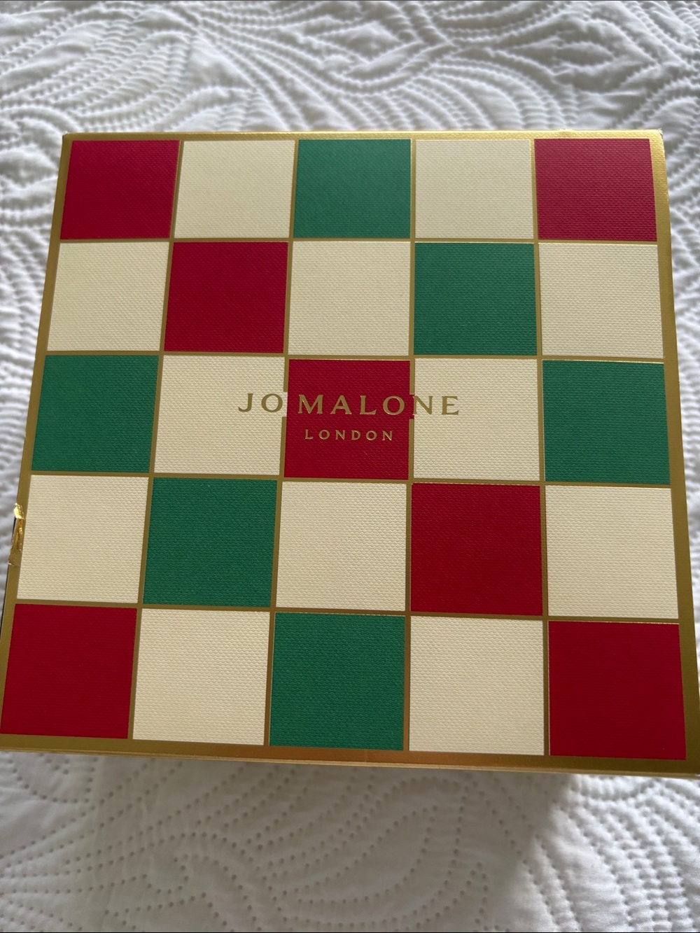 Jo Malone Cologne Duo & hand cream in Gift Box in Cream, Red & Green. NWT